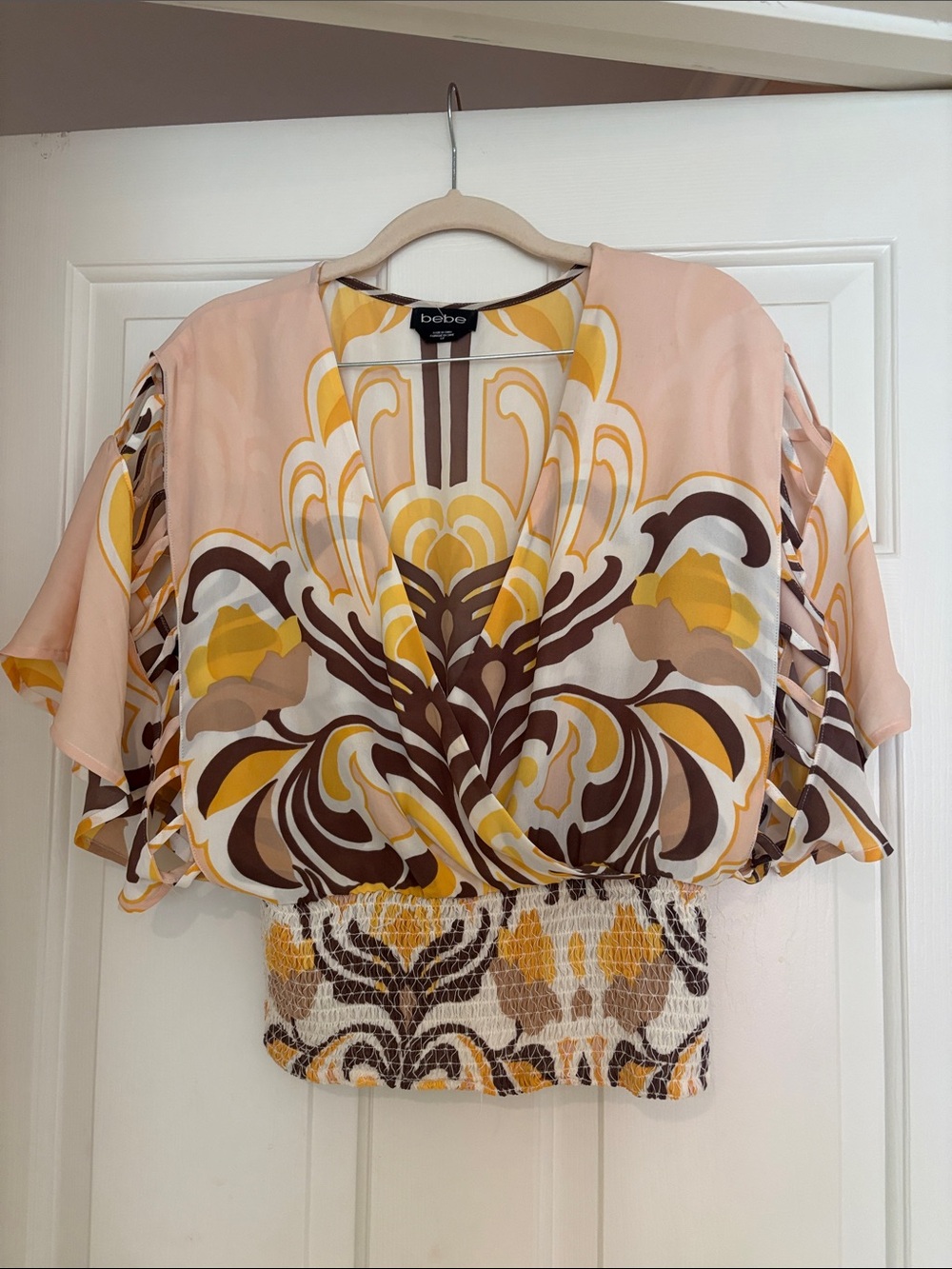 bebe Peach Pink, Yellow & Brown Abstract V-Neck Flutter Top